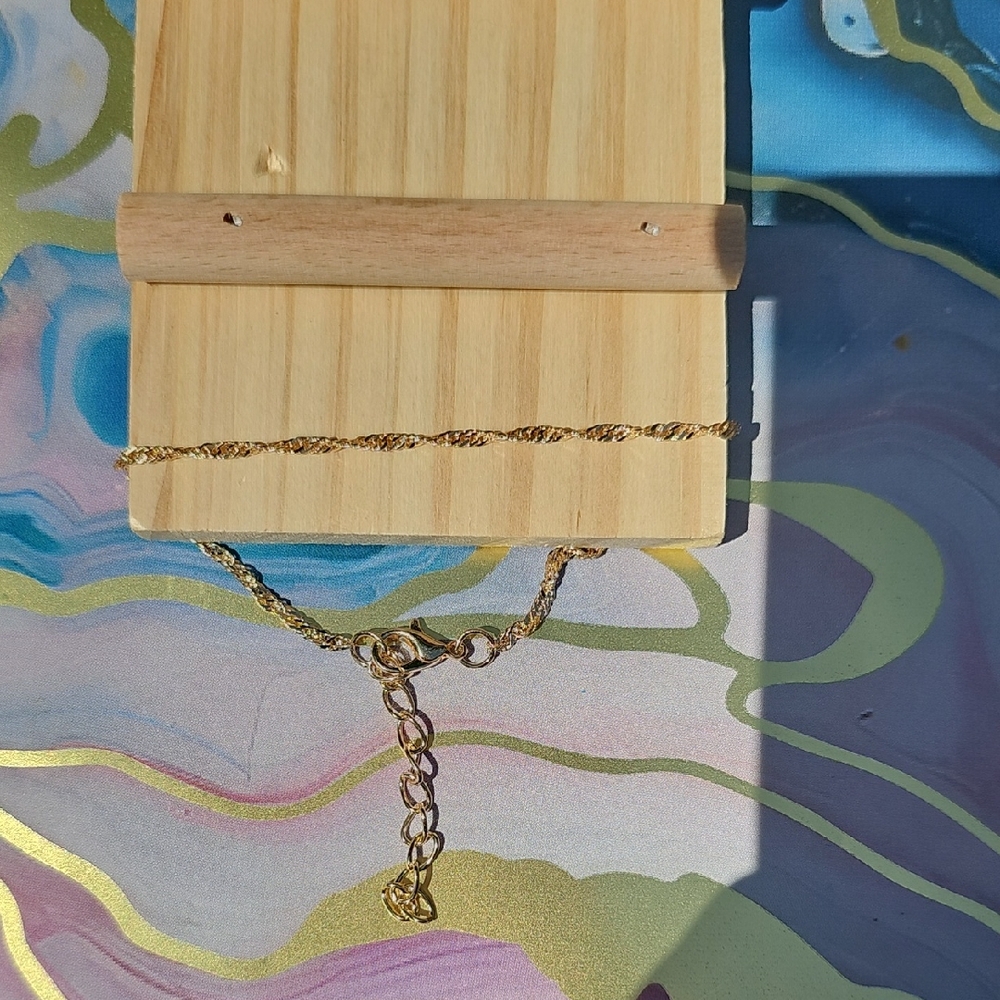 Elegant Gold Chain Bracelet